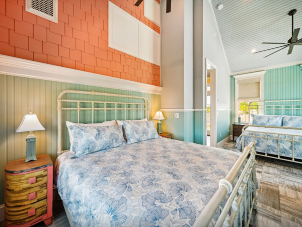 Duplex off Gulf Drive and 76th within walking distance to the beach